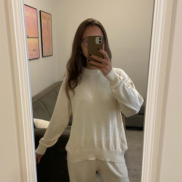 Aritzia Cotton-Cashmere Cream Sweater - Picture 1 of 11